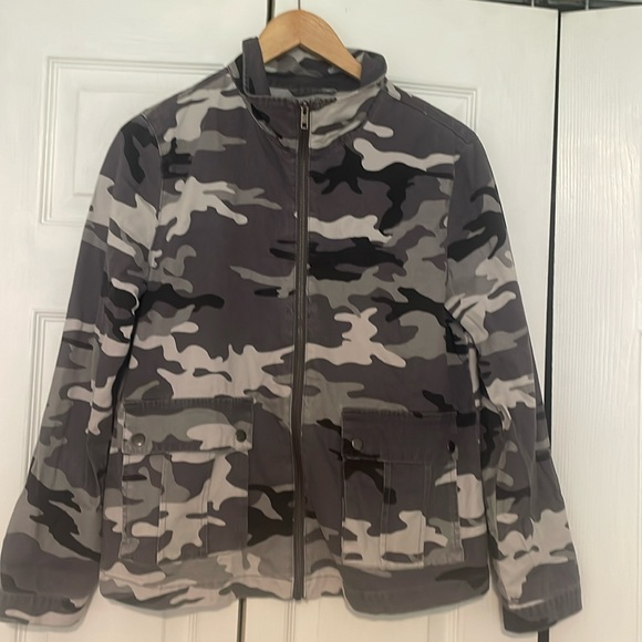 Arizona Jean Company Jackets & Blazers - Arizona Jean Co unisex camo gray jacket. Size small. Brand new with tags